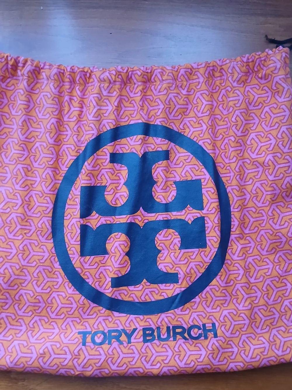 Tory Burch Amanda Leather Logo Crossbody Clutch Bag – Rare Olive Green